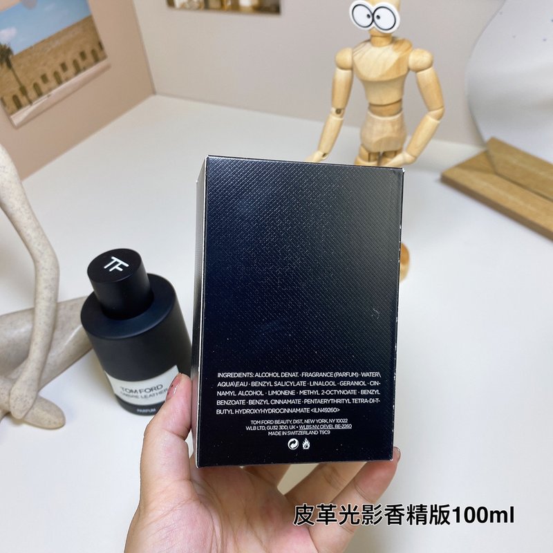 톰포드 옴브레 레더 퍼퓸 001-234607