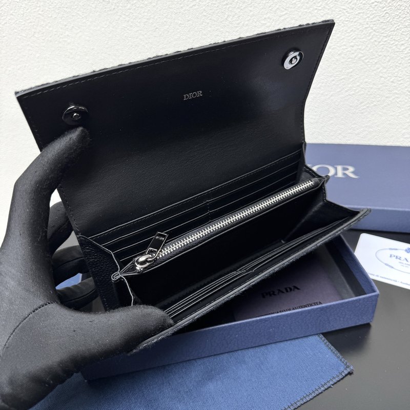 디올 그라비티 엠보싱 롱 월렛 001-234966