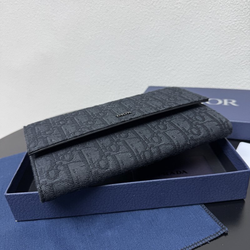 디올 그라비티 엠보싱 롱 월렛 001-234966
