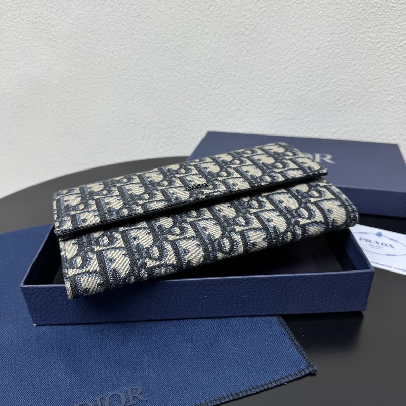 디올 그라비티 엠보싱 롱 월렛 001-234985