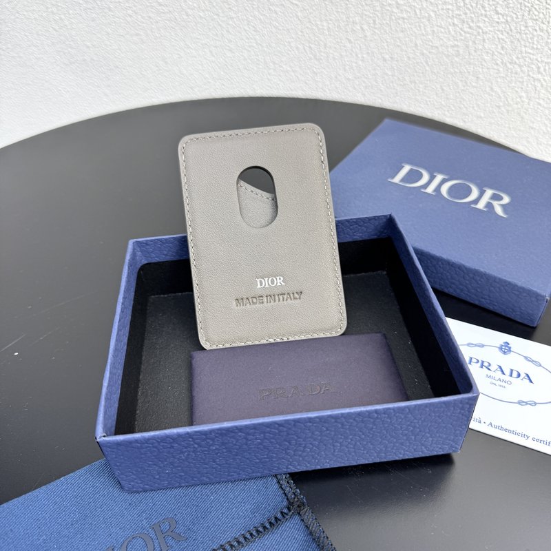 디올 새들 마그네틱 카드 홀더 001-234992