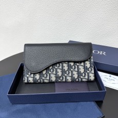 디올 그래비티 엠보싱 롱 월릿 001-235026