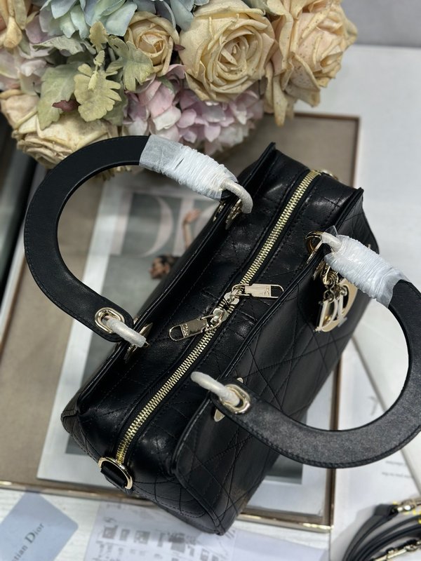 디올 신상 블랙 평직 핸드백 001-235047