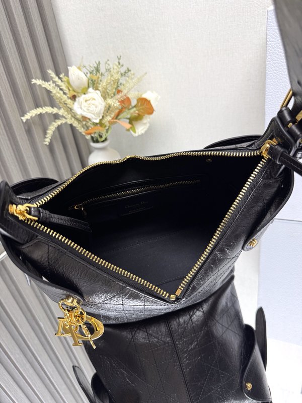 디올 보야쥬 스몰 플리츠 블랙 핸드백 001-235048
