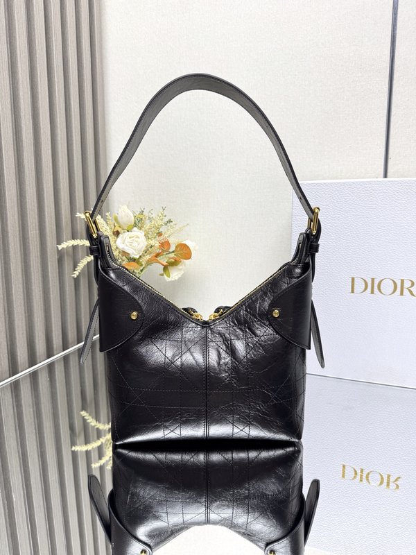 디올 보야쥬 스몰 플리츠 블랙 핸드백 001-235048