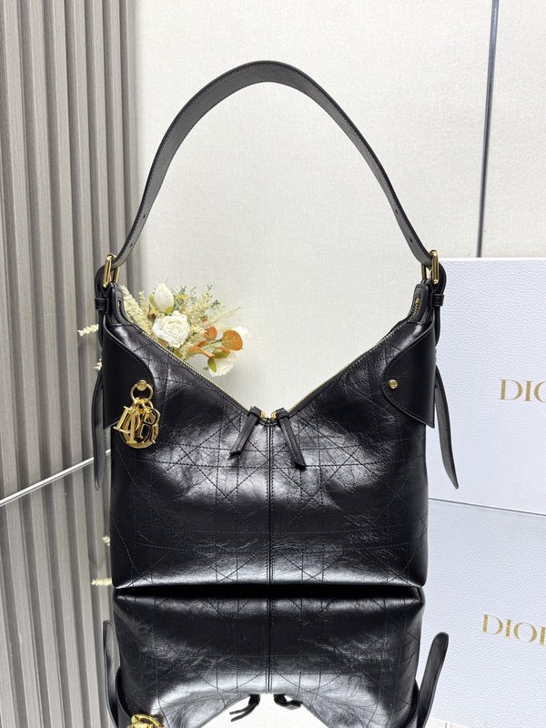 디올 보야주 미디엄 플리츠 블랙 핸드백 001-235049