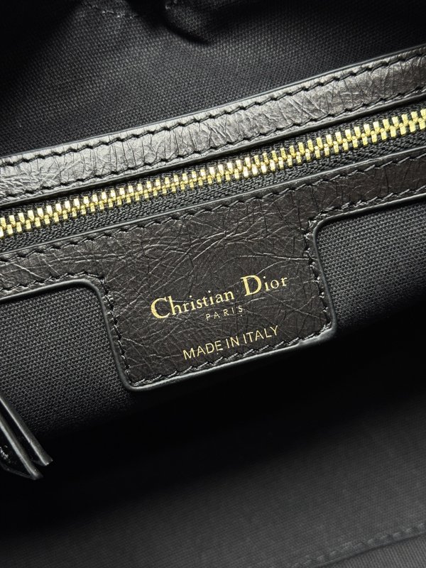 디올 보야주 미디엄 플리츠 블랙 핸드백 001-235049