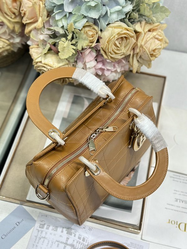 디올 레이디 디올 미니백 베이지 캔버스 001-235069