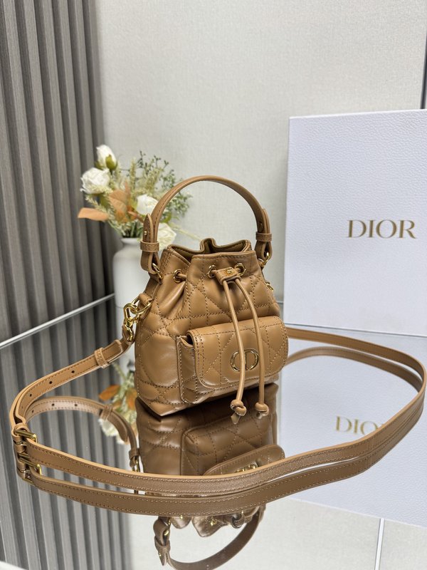 디올 카로 미니 버킷백 001-235071