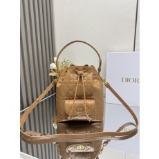 디올 카로 스몰 버킷백 001-235073