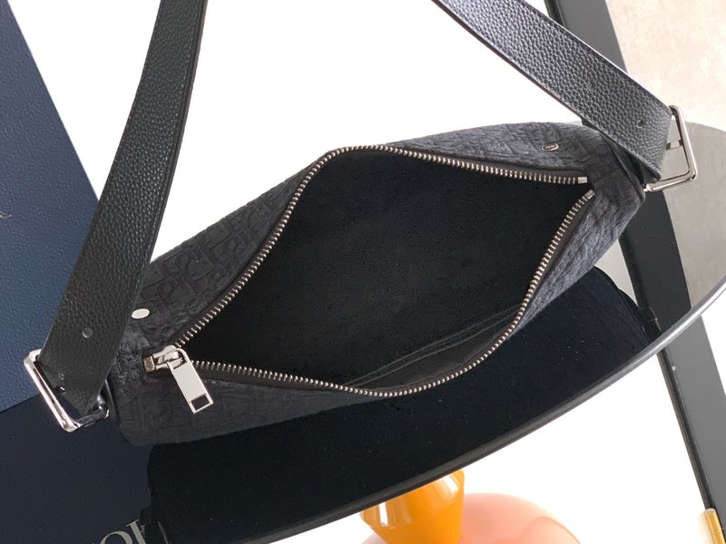 디올 남성 블랙 오블리크 프린트 지퍼 백 001-235104