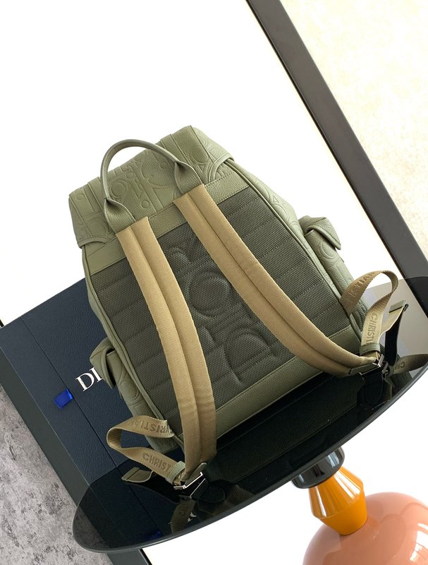 디올 플랩 백팩 001-235131