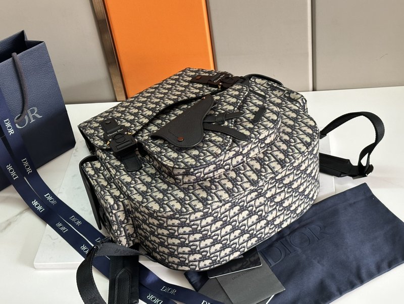 디올 갈롭 백팩 베이지 프린트 블랙 001-235153