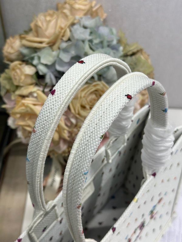 디올 풀블룸 자수 미디엄 토트백 001-235195