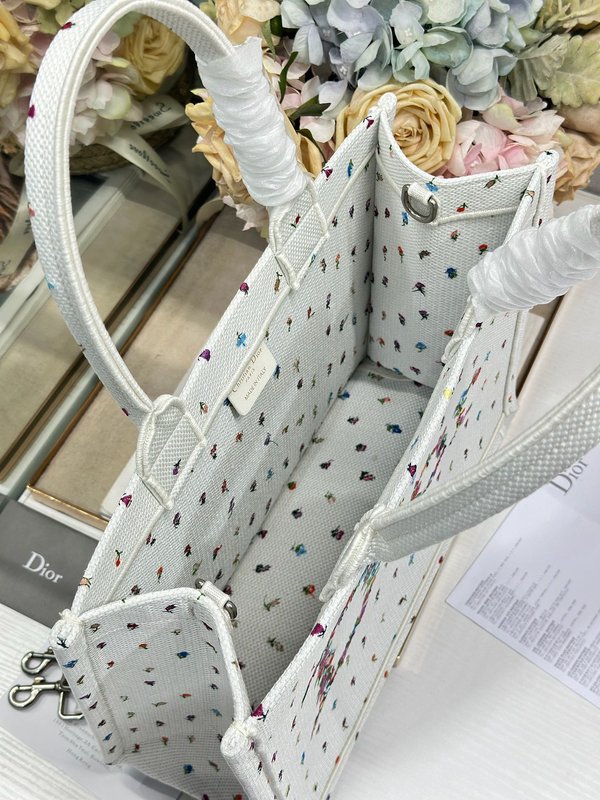 디올 풀블룸 자수 미디엄 토트백 001-235195