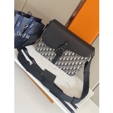 디올 블랙 그레인드 카프스킨 새들 메신저백 001-235201