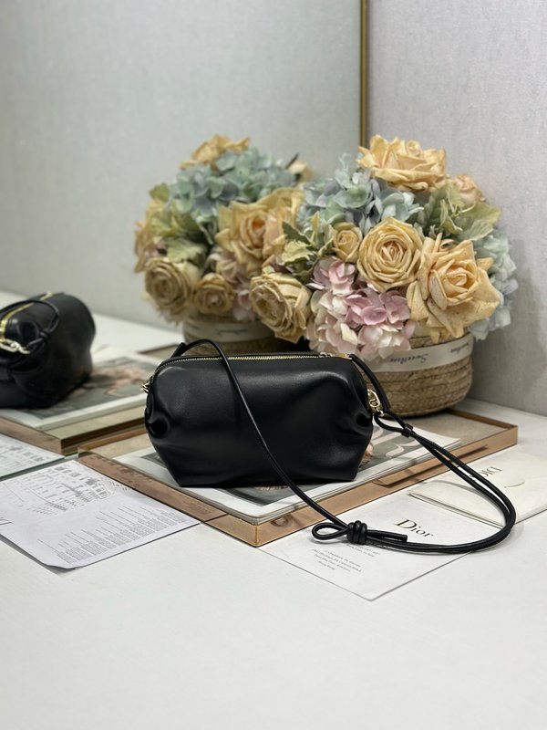 디올 보우 블랙 램스킨 클러치백 001-235240