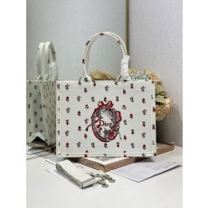디올 북토트 미디엄 사이즈 001-235260