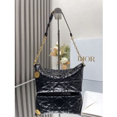 디올스타 호보 블랙 주름 소가죽 체인 숄더백 001-235293