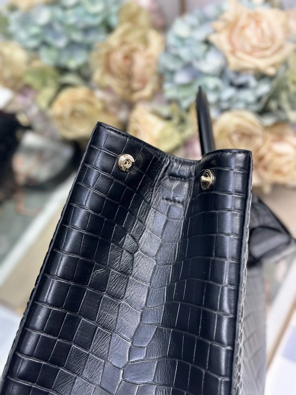 디올 블랙 크로커다일 패턴 라지 토트백 001-235305