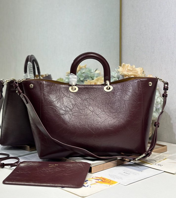 디올 투주르 버건디 주름 소 가죽 핸드백 001-235306