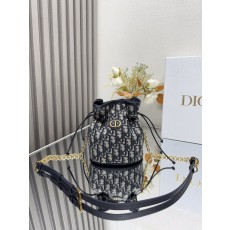 디올 미니 드로스트링 버킷백 001-235328