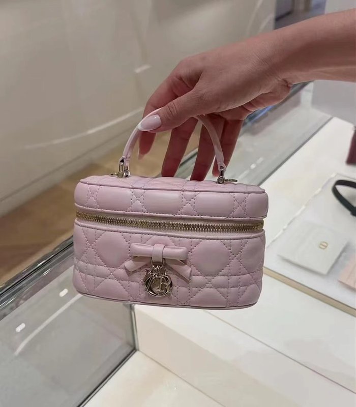 디올 30 몽테뉴 미니 바니티 리본 핸드백 001-235358