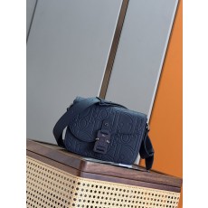 디올 네이비 블루 새들 플랩 메신저백 001-235391