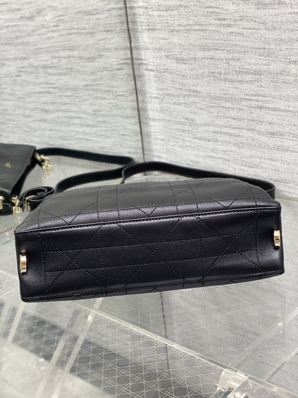 디올 블랙 퀼팅 체인 호보백 001-235396