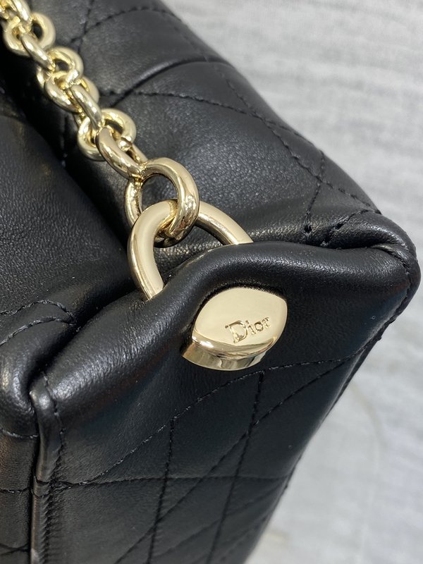 디올 블랙 퀼팅 체인 호보백 001-235396
