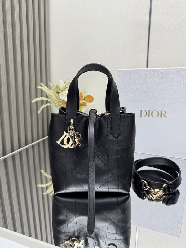 디올 블랙 세로형 핸드백 숄더백 001-235447