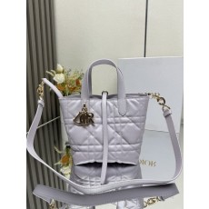 디올 글레이시얼 블루 세로형 핸드백 001-235454