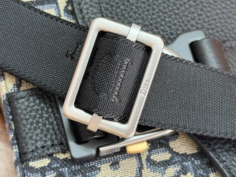 디올 클래식 새들 플랩 메신저백 001-235473