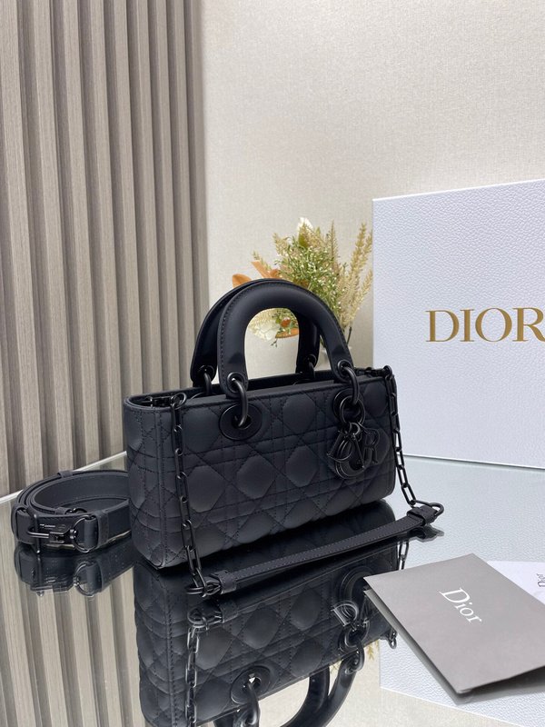 디올 미니 레이디 D-조이 매트 블랙 핸드백 001-235483