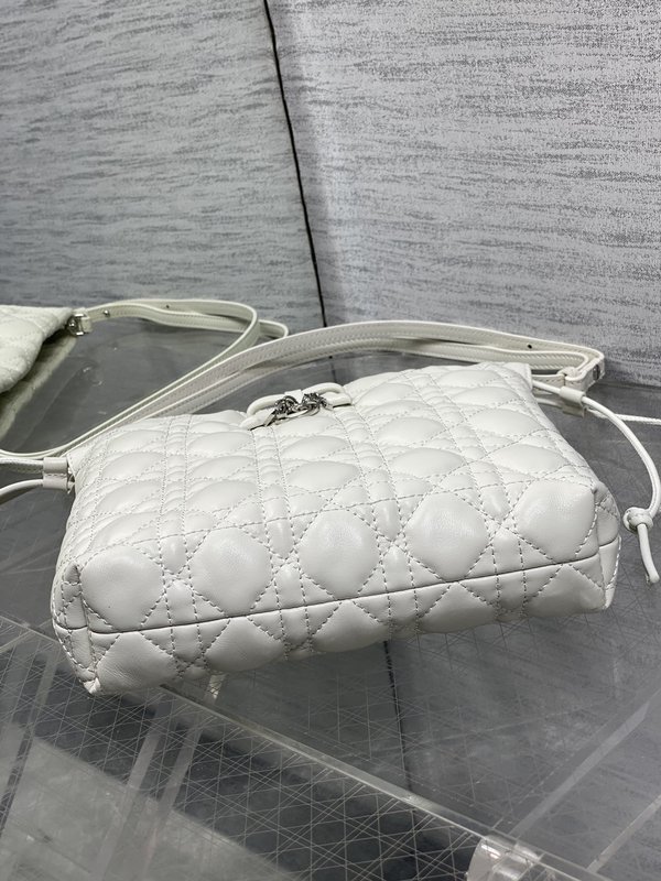 디올 퀼팅 리본 버킷백 001-235508