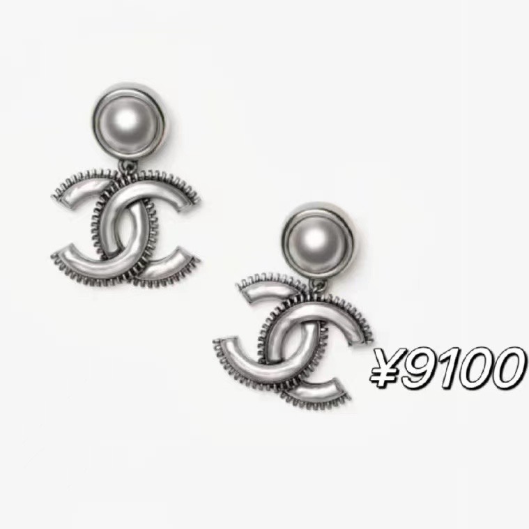 더블 C 로고 진주 이어링 001-235516