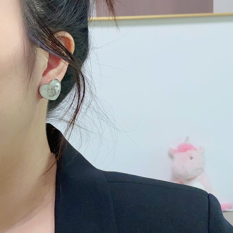 샤넬풍 하트 크리스털 귀걸이 001-235517