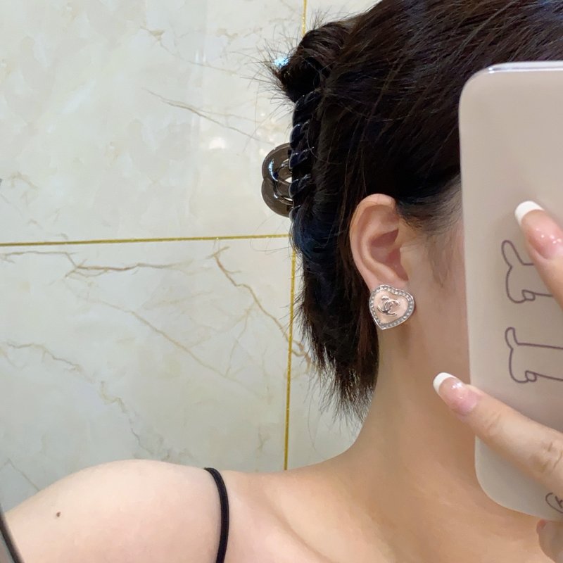샤넬 스타일 핑크 하트 크리스털 귀걸이 001-235518