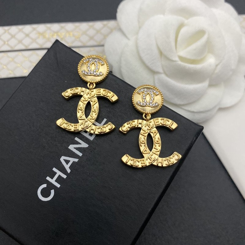 샤넬 클래식 더블 C 로고 귀걸이 001-235521