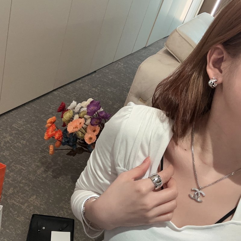 샤넬 스타일 실버 지르콘 목걸이 귀걸이 반지 세트 001-235524