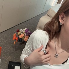 샤넬 스타일 실버 지르콘 목걸이 귀걸이 반지 세트 001-235524