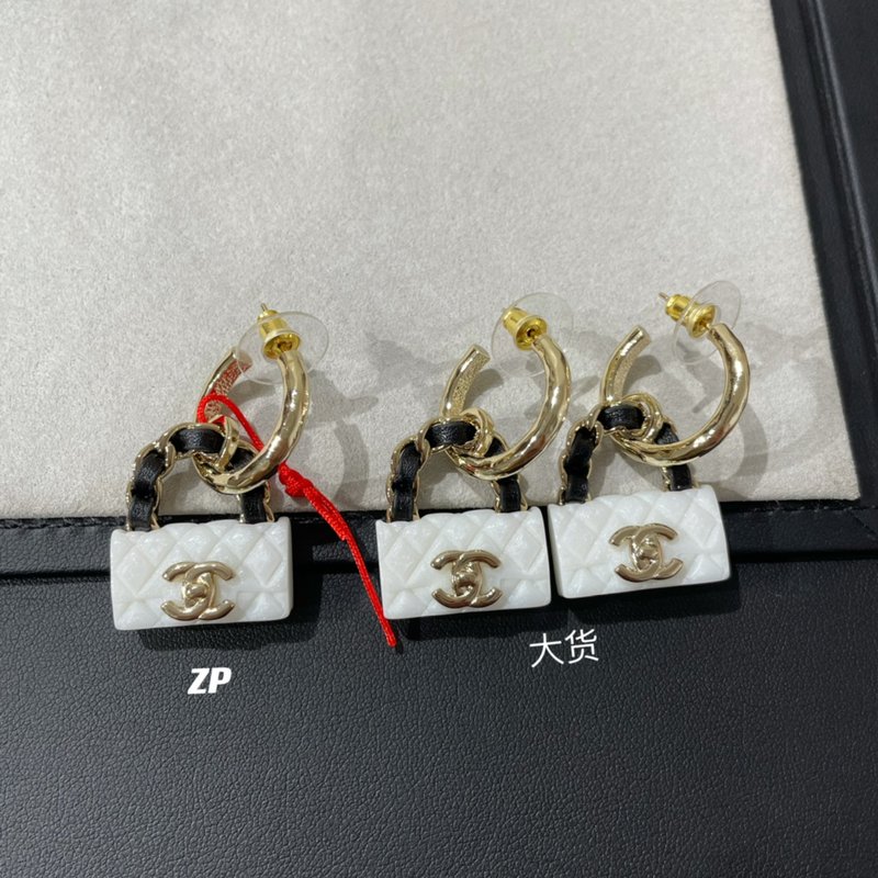 샤넬 스타일 양가죽 핸들 퀼팅 귀걸이 001-235527