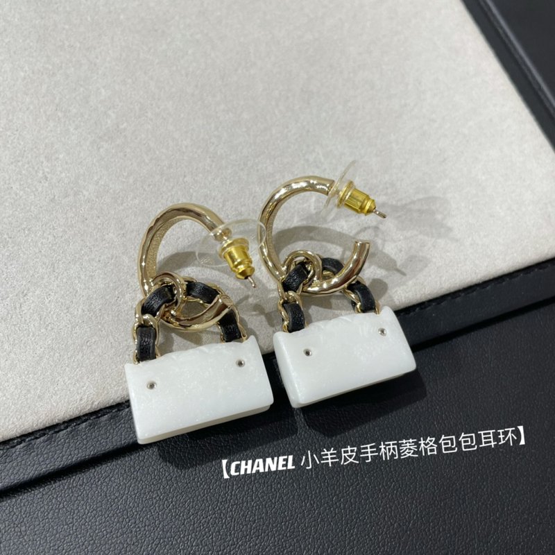 샤넬 스타일 양가죽 핸들 퀼팅 귀걸이 001-235527