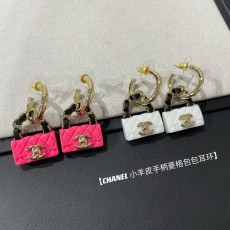 샤넬 스타일 양가죽 핸들 퀼팅 귀걸이 001-235527