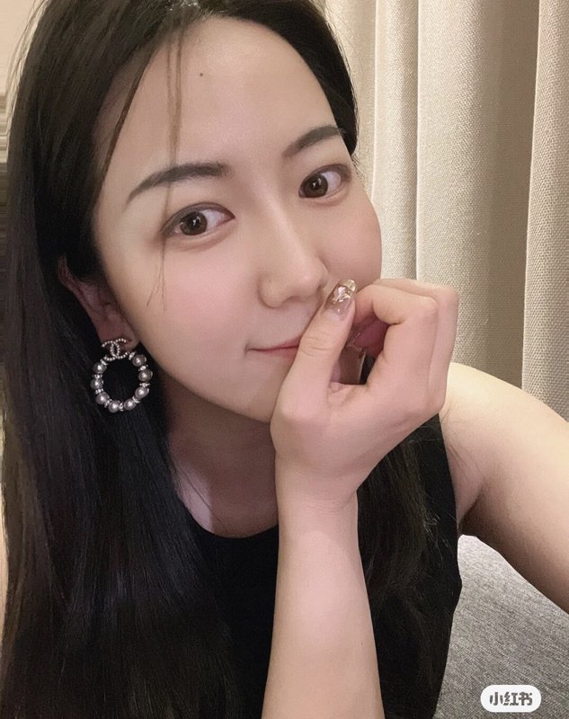 샤넬 크리스탈 진주 원형 로고 귀걸이 001-235538