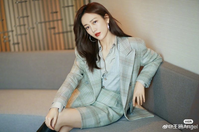 샤넬 스타일 가죽 알파벳 링 귀걸이 001-235542