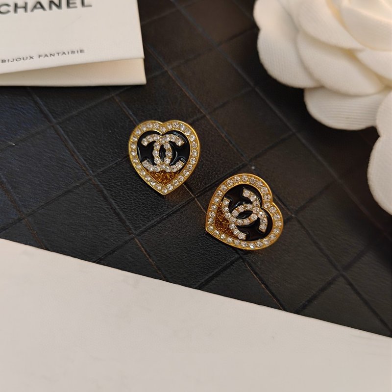 샤넬 스타일 그라데이션 크리스탈 하트 귀걸이 001-235547