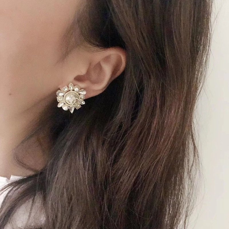 샤넬 스타일 카멜리아 황금 귀걸이 001-235567