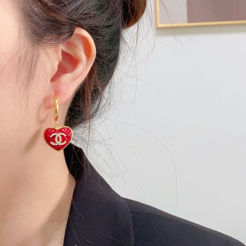 샤넬 스타일 더블 C 하트 다이아몬드 레드 이어링 001-235571