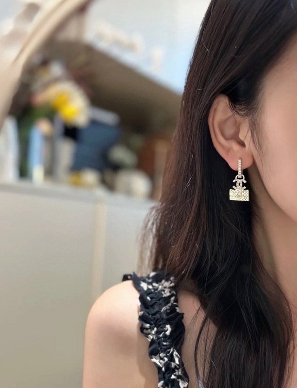 샤넬 스타일 다이아몬드 레터 이어링 001-235588